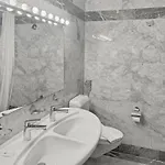 Amazing 2 Bedroom Flat: Specious And