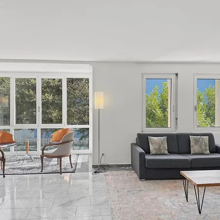 Διαμέρισμα Amazing 2 Bedroom Flat: Specious And *