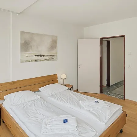 Amazing 2 Bedroom Flat: Specious And