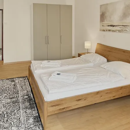 Amazing 2 Bedroom Flat: Specious And Zúrich