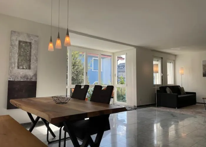 Amazing 2 Bedroom Flat: Specious And Apartment