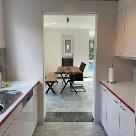 Amazing 2 Bedroom Flat: Specious And Curych