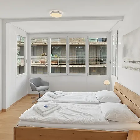 Amazing 2 Bedroom Flat: Specious And Appartamento