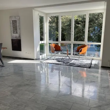 Amazing 2 Bedroom Flat: Specious And *