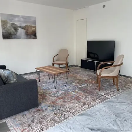 דירה Amazing 2 Bedroom Flat: Specious And